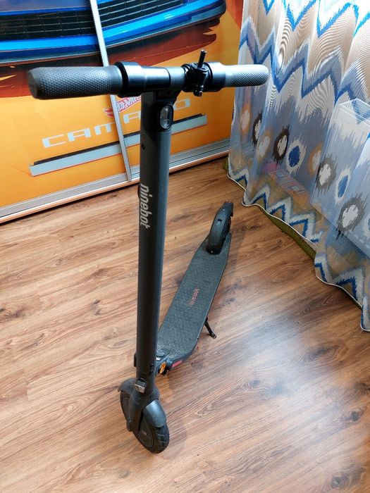 Електросамокат Ninebot KickScooter