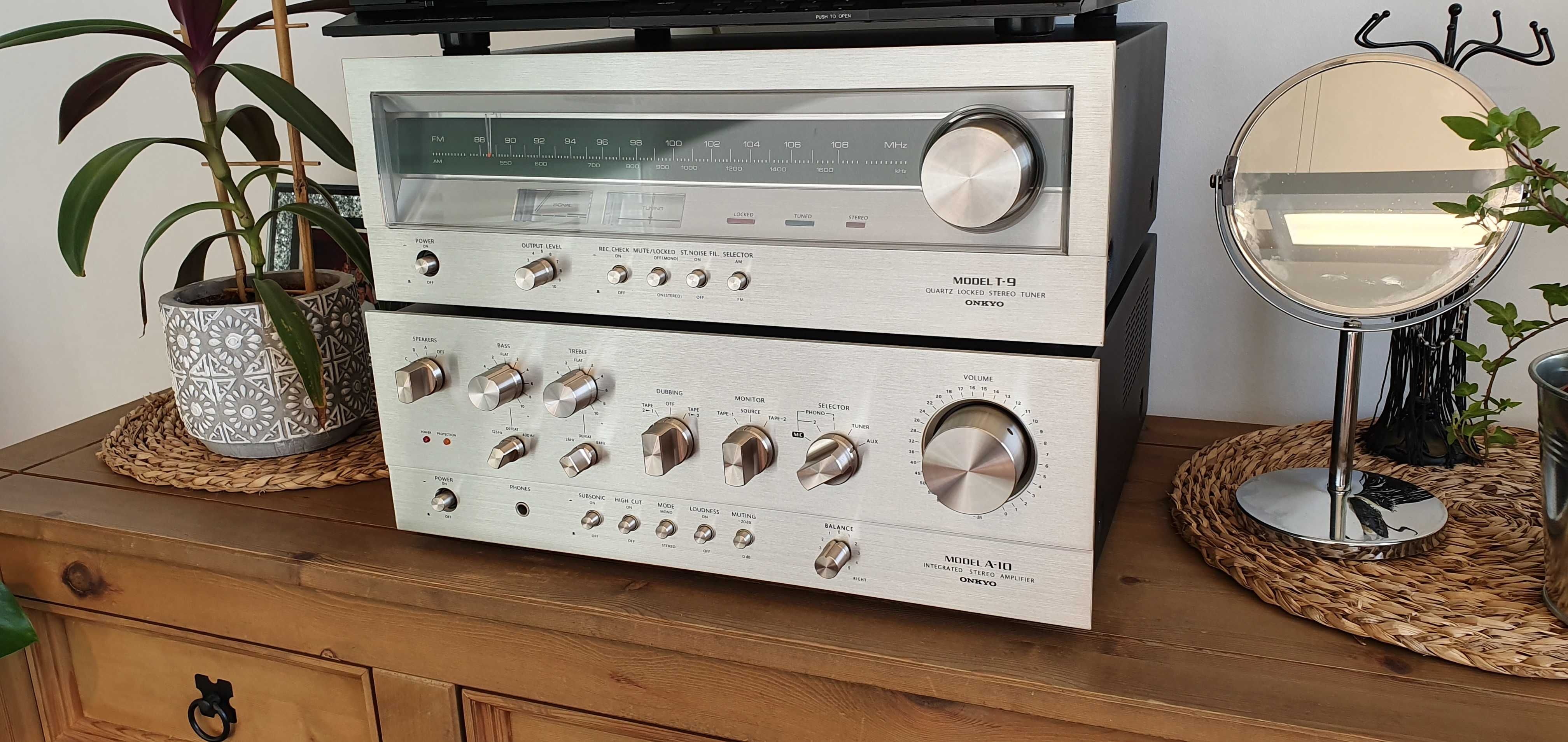 Wzmacniacz ONKYO A-10 , plus  Tuner ONKYO T-9   stan IDEALNY