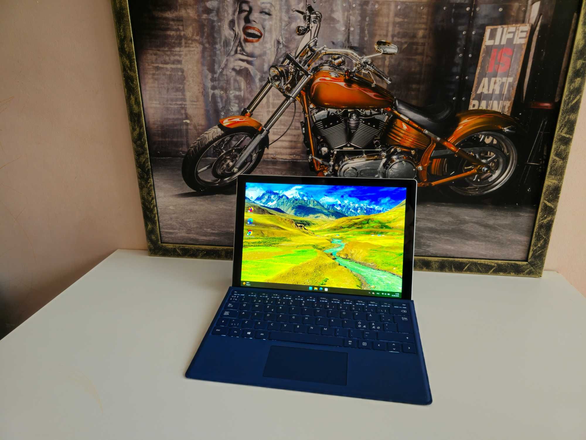 Microsoft Surface Pro 6/1796/intel Core i5/8 GB /128 GB Windows 11 Pro