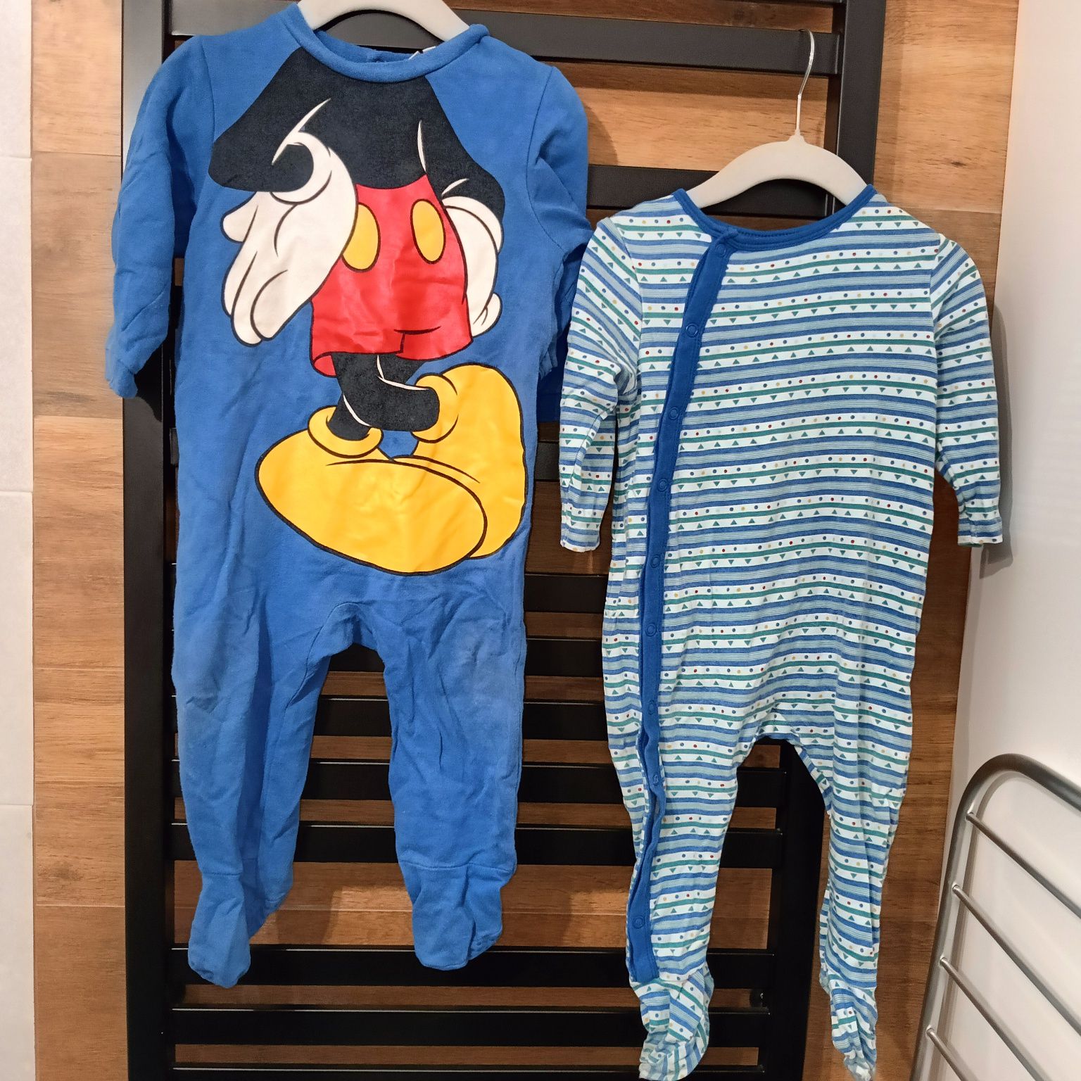 Dwa pajace piżamki 80 myszka Miki Disney
