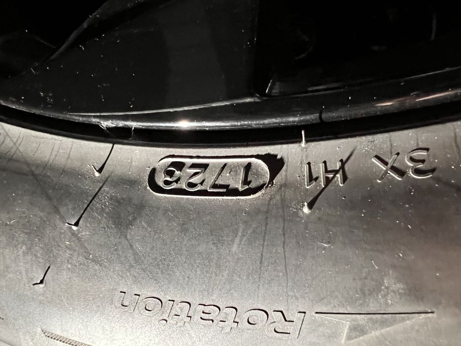 285/45/21 Hankook Winter I*Cept Evo3 X W330A 285/45 R21 113W