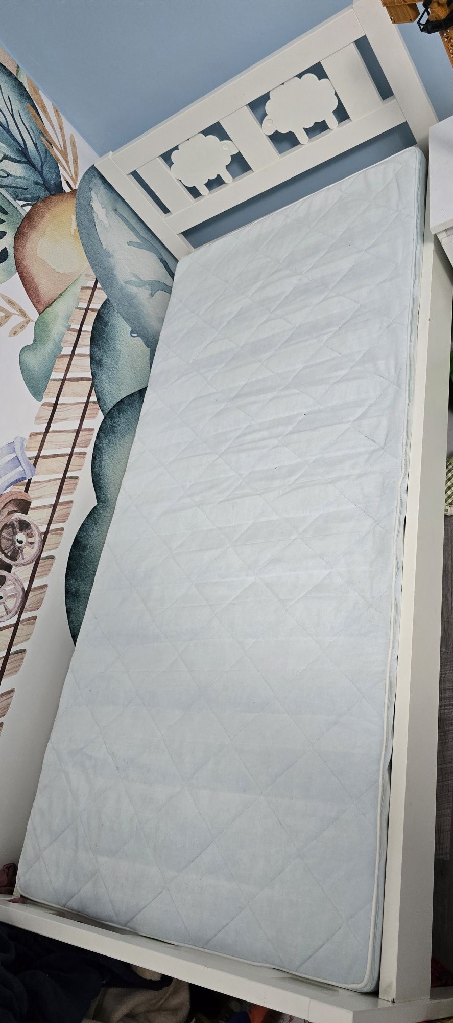 Łóżko dla dziecka dziecięce owce owieczki Kritter Ikea materac 70x160