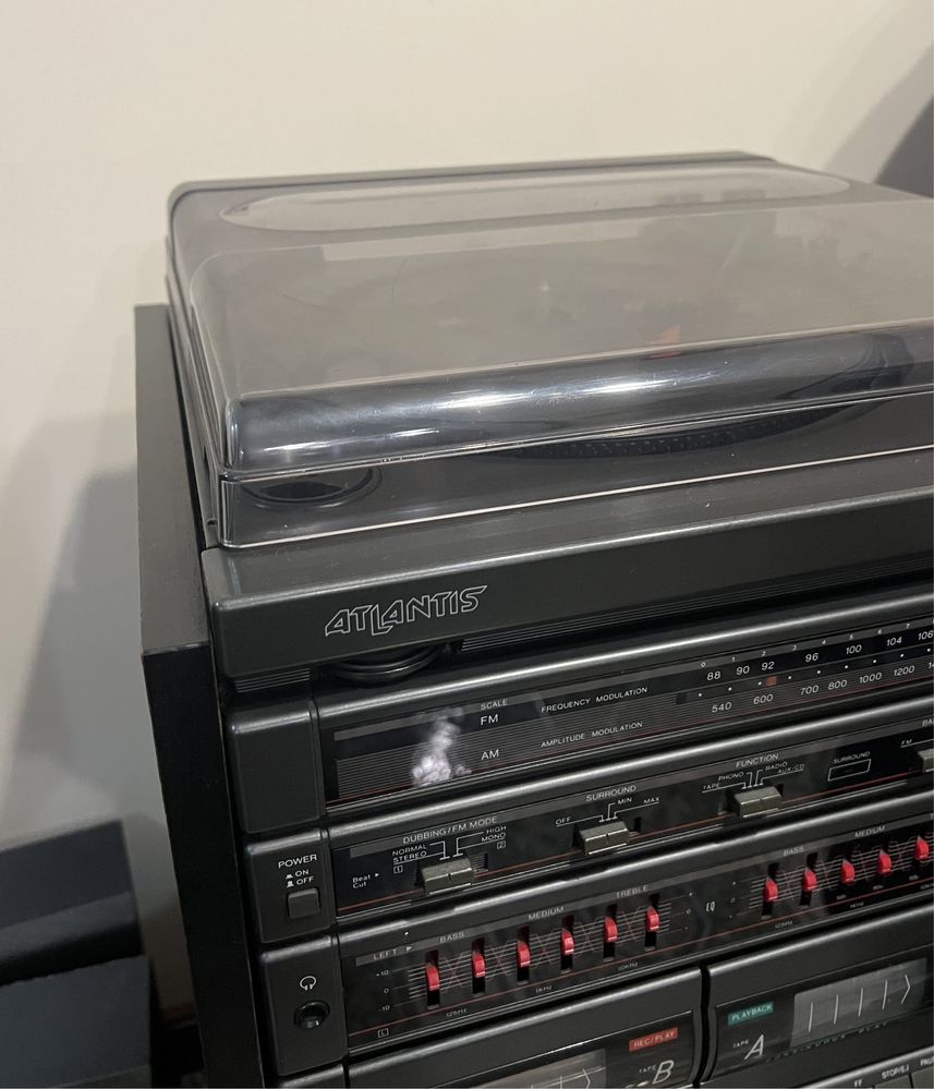 Leitor Vinil, Cassetes e Rádio c/ Colunas e Arrumação