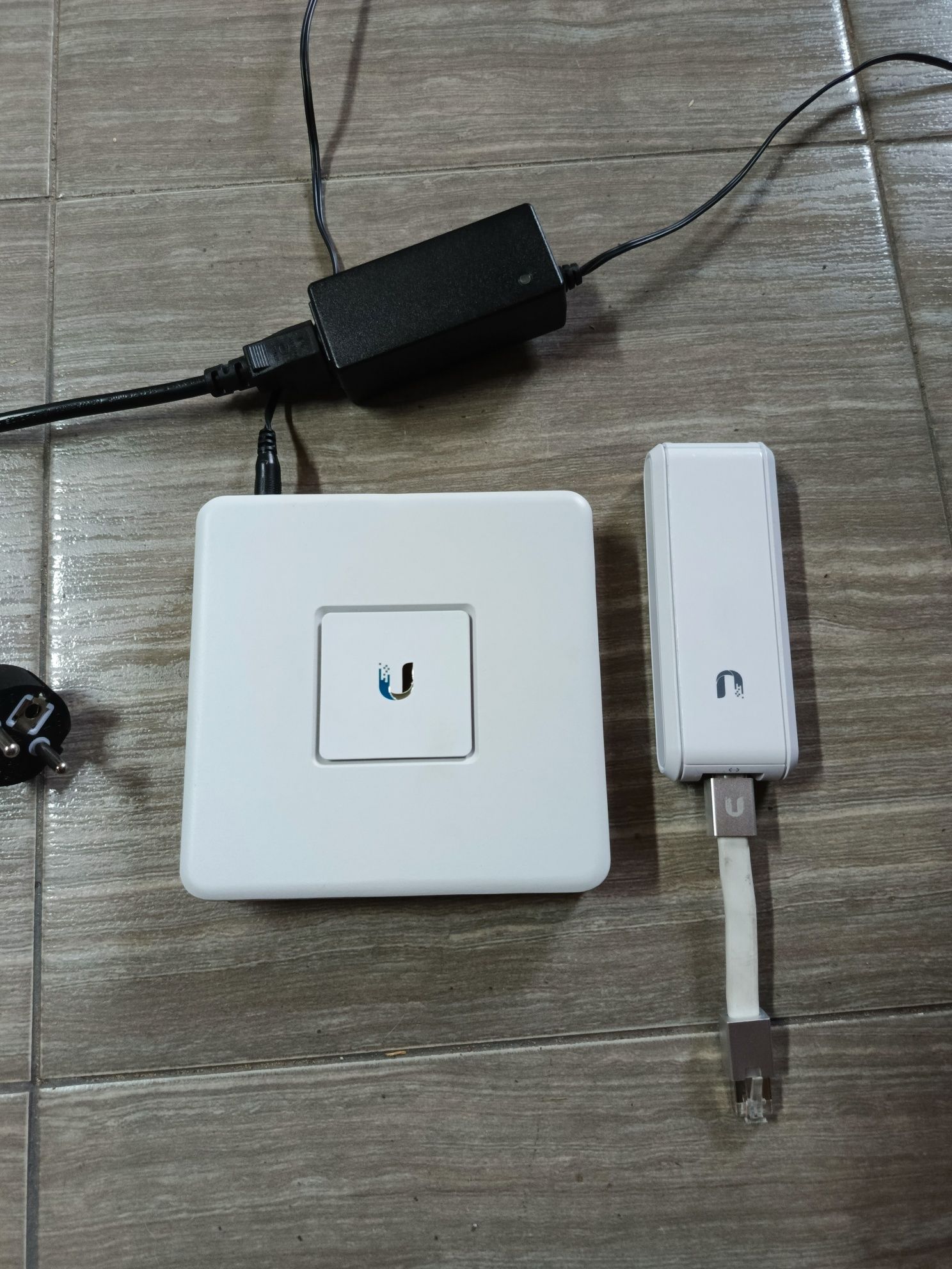 Unifi USG + Unifi Cloud key