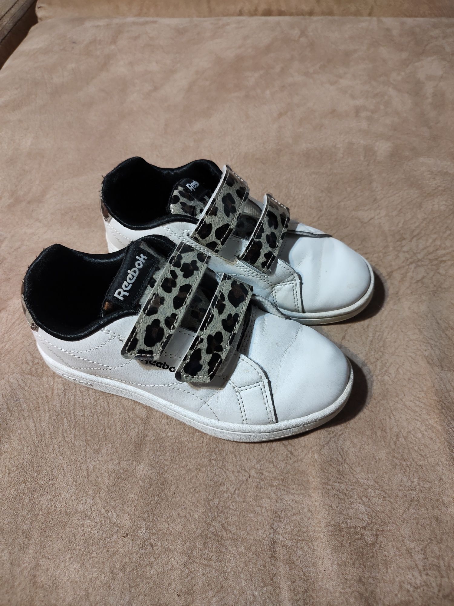 Białe buty Reebok