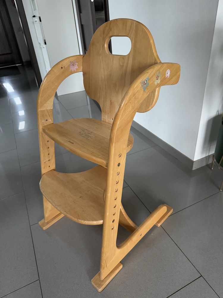 Krzesełko do karmienia dębowe