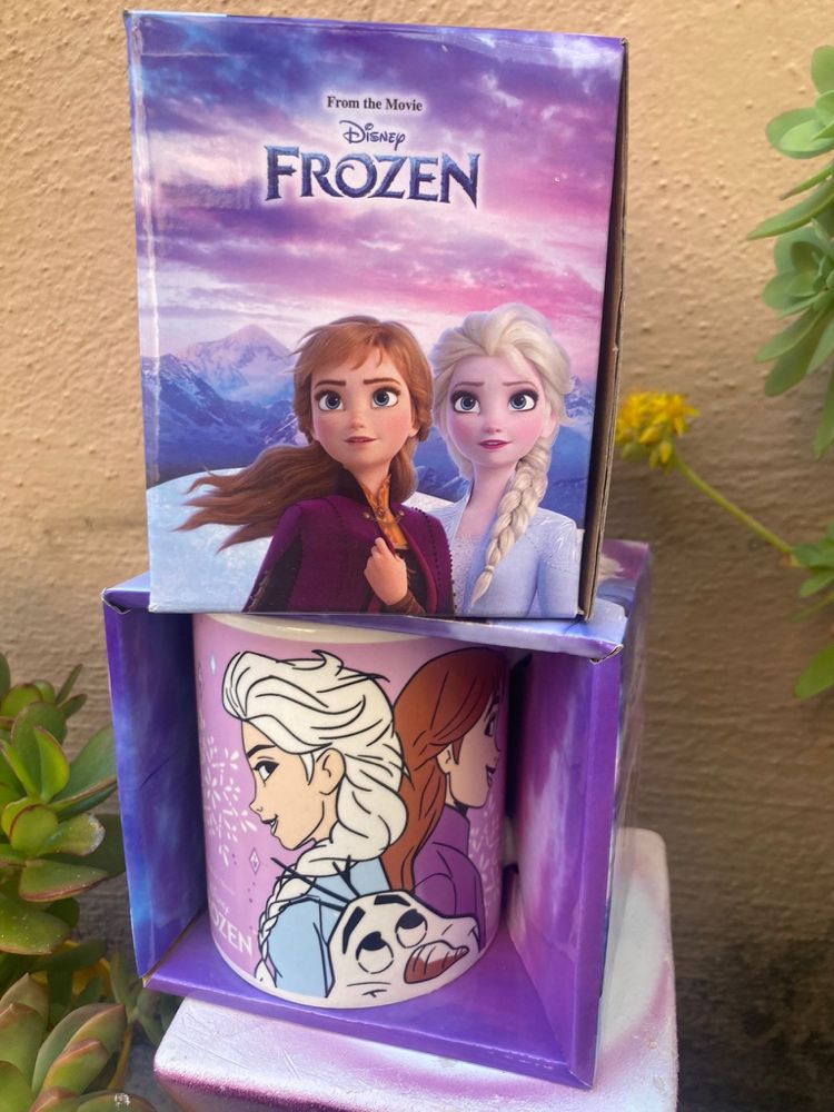 Чашка Анна и Эльзан из фильма Frozen