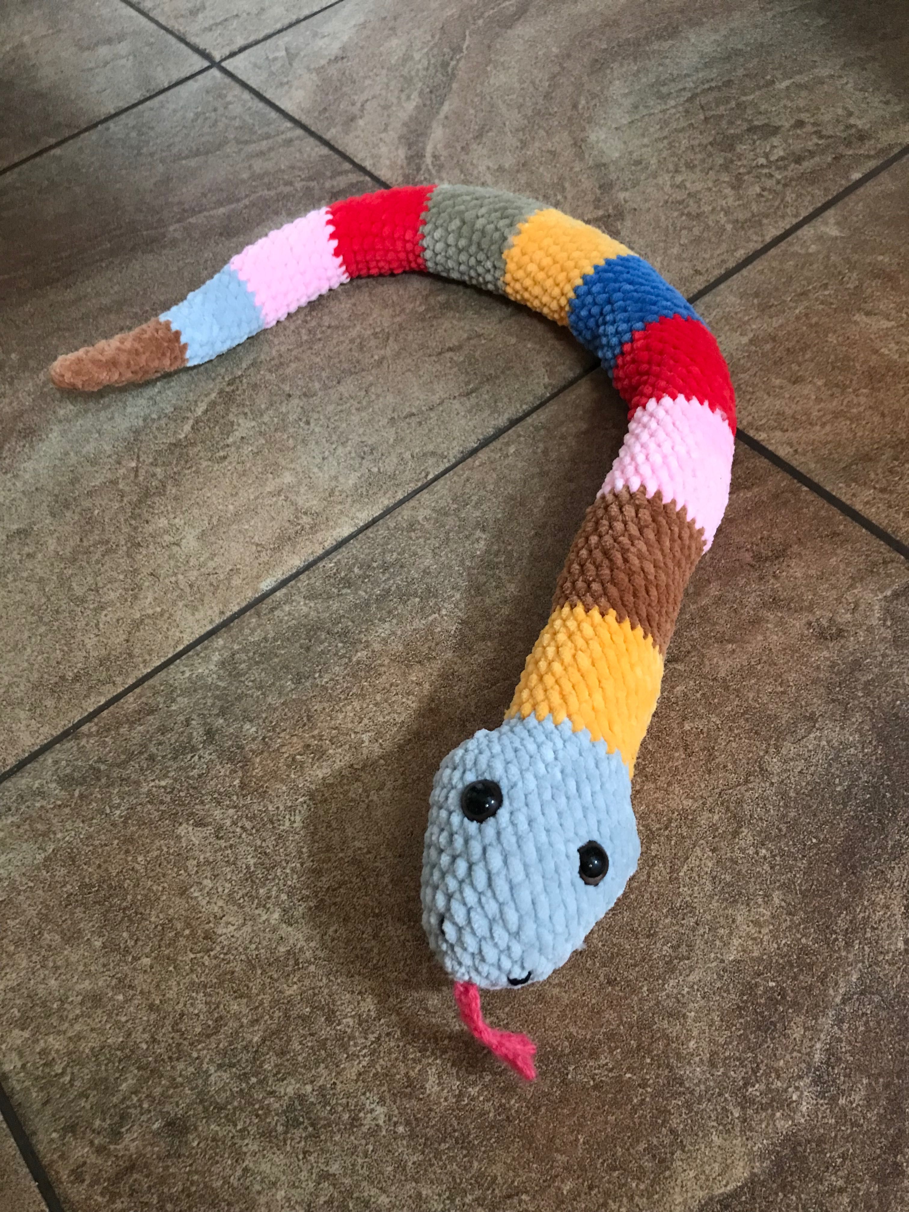 Wężyk Amigurumi.