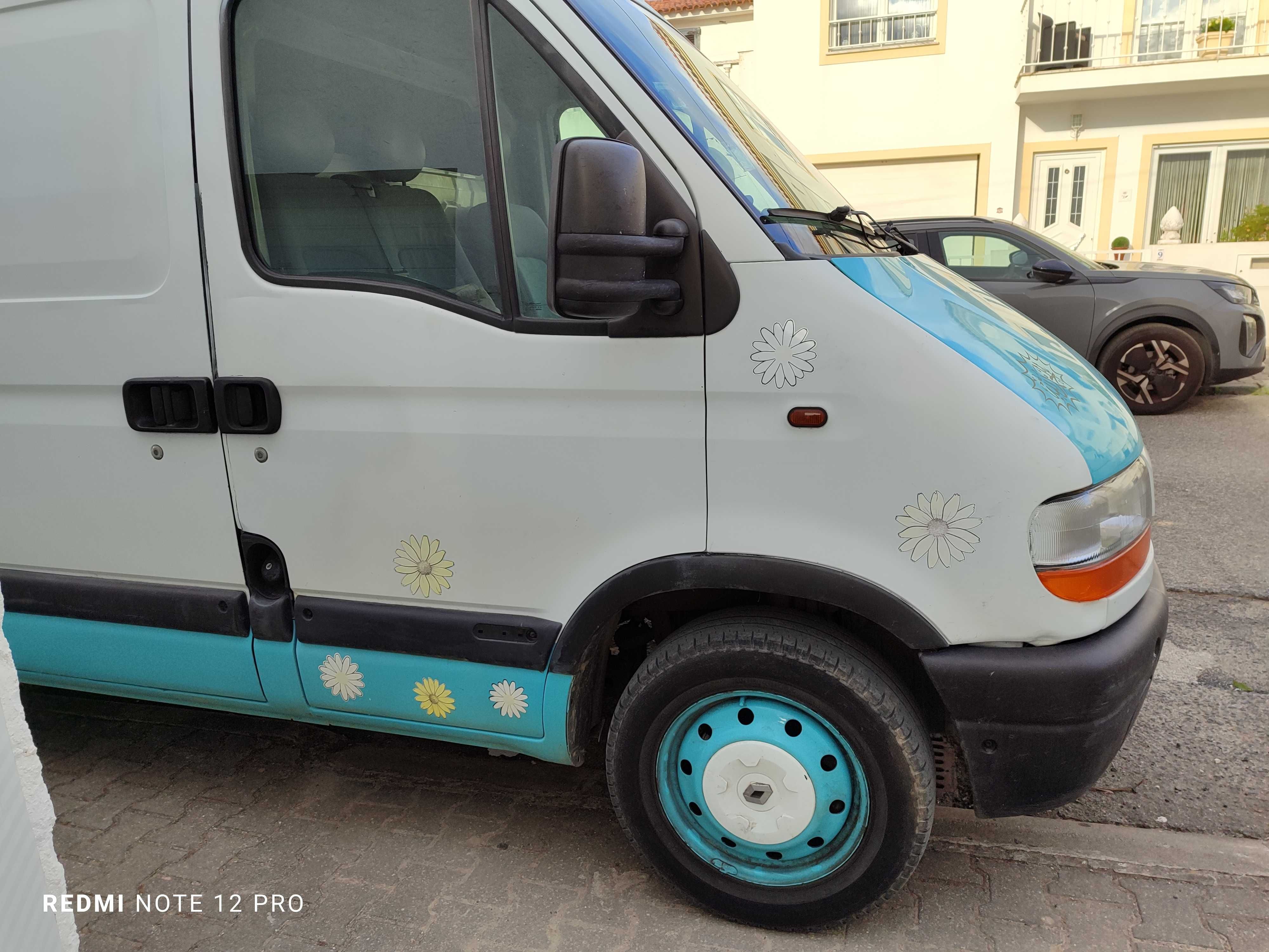 Renault Master em bom estado.