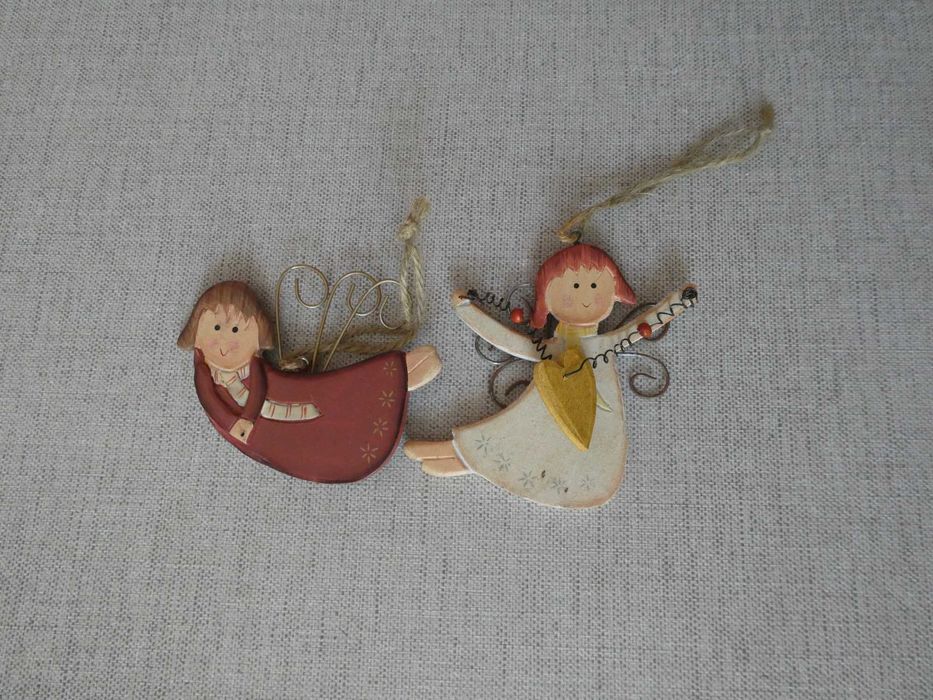 Par de Anjos de Natal em Madeira - Pintados à Mão