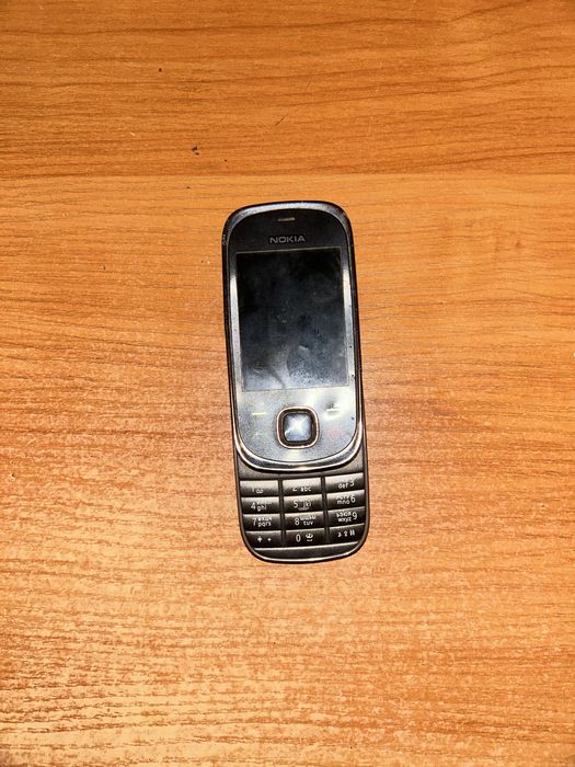Nokia 7230 на запчастини