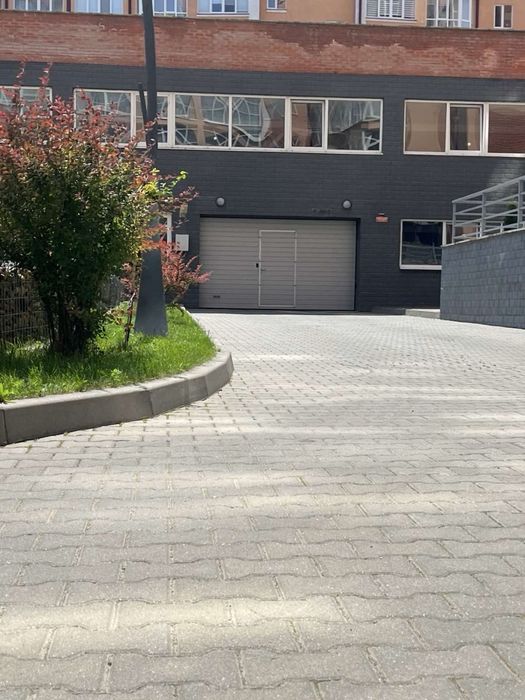 Продається паркомісце (гараж) вул. Рівненська