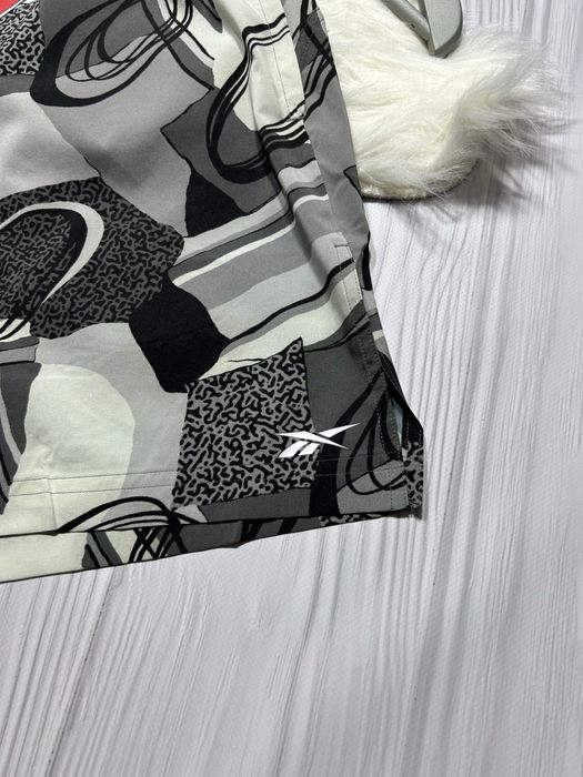 Reebok Austin шорти з шикарним дизайном Оригінал Розмір L New!