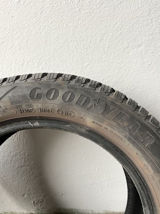 Opony zimowe Goodyear Ultragrip 9 205/55 R16
