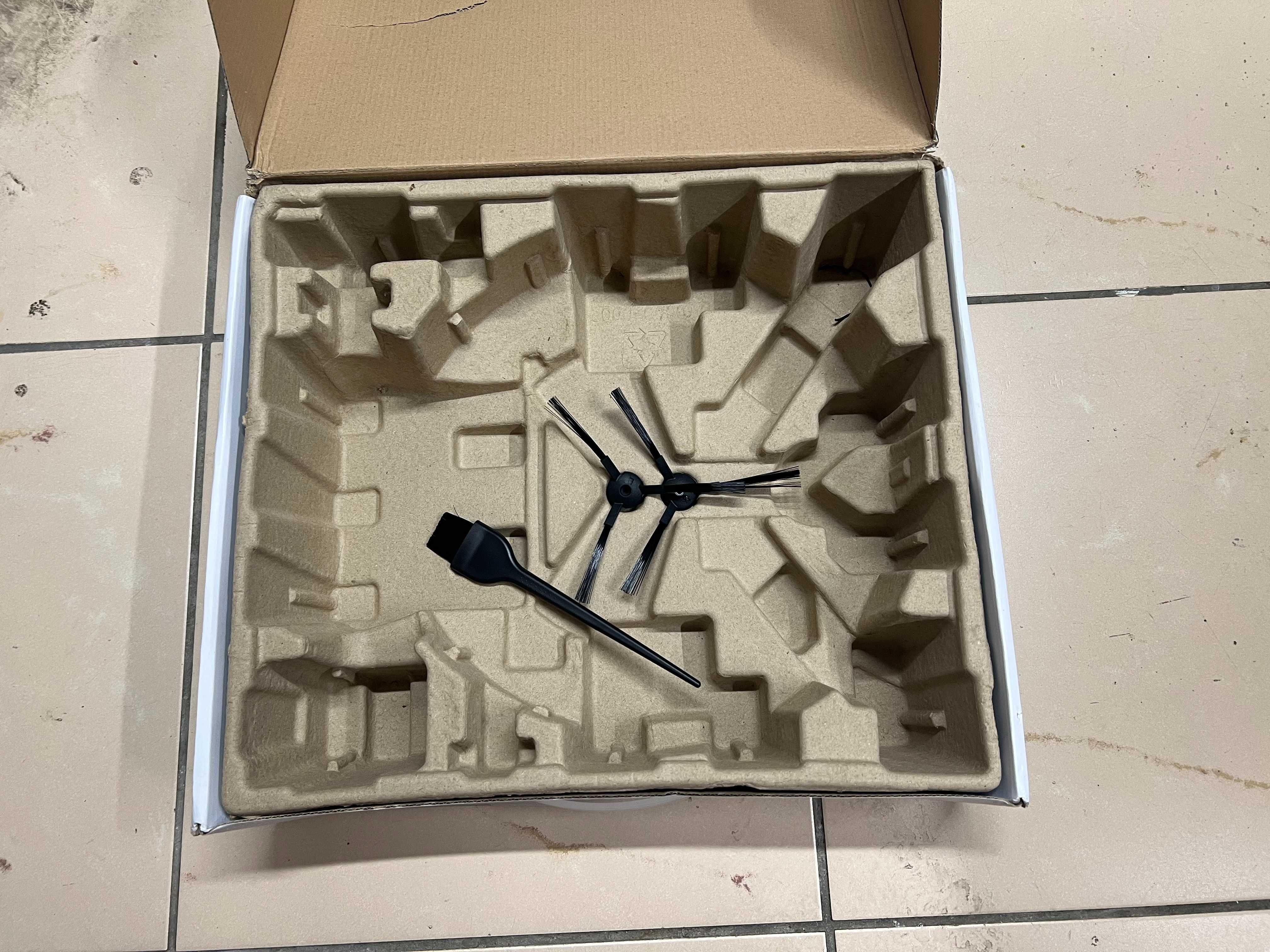 Robot sprzątający SilverCrest  SSR3000A1 nowiutki sprzęt, Super działa
