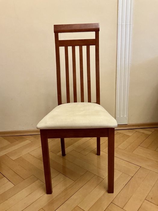 Гарнітур меблів для обіду