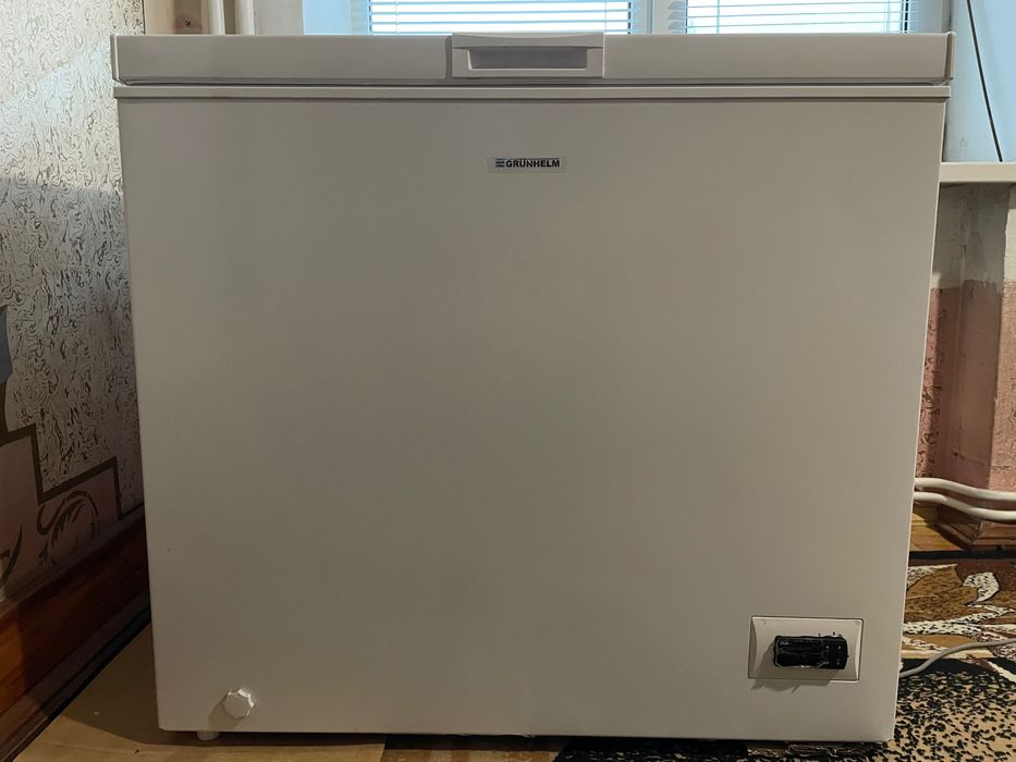 Продається морозильна скриня Grünhelm GCFW 200