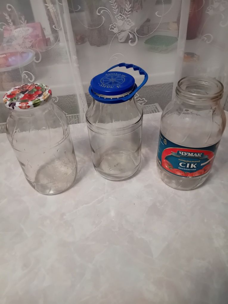Продам  банки 3л і  2 л.