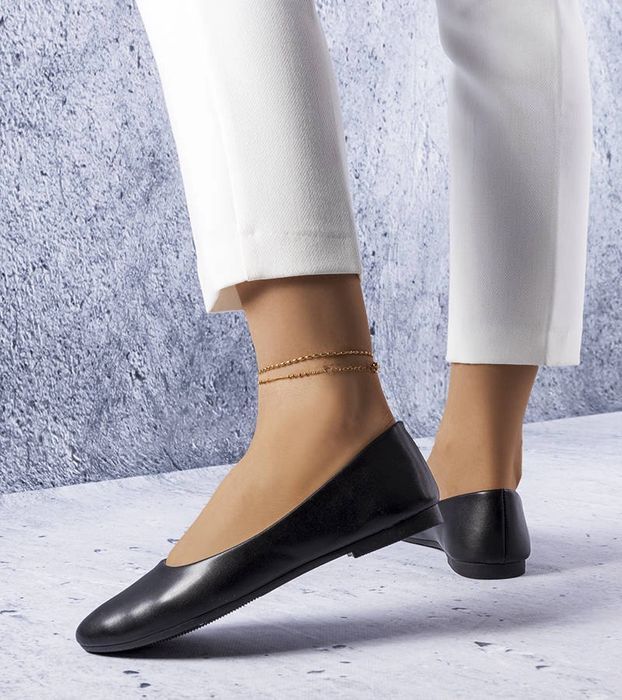 Czarne balerinki ze skórzana wkładką Truchon