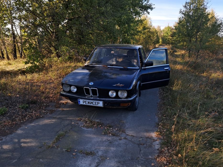 Продам срочно BMW e28 520