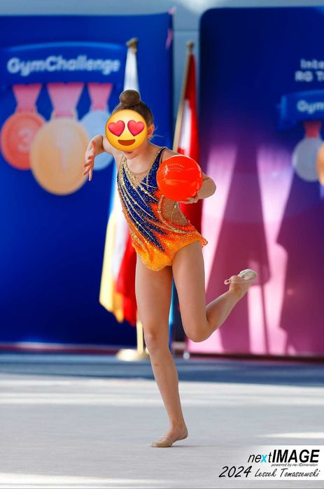 Strój startowy do gimnastyki artystycznej