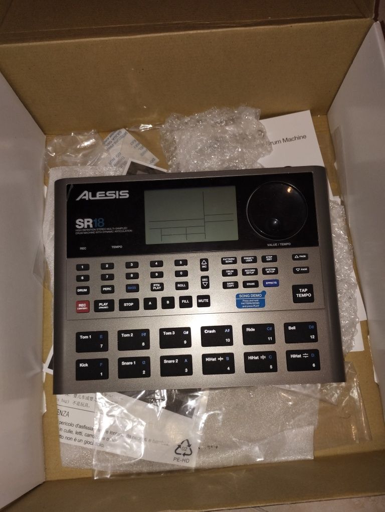 Sprzedam Alesis SR18 Automat perkusyjny