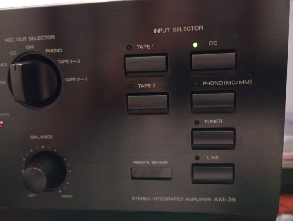 Amplificador integrado Akai AM-39