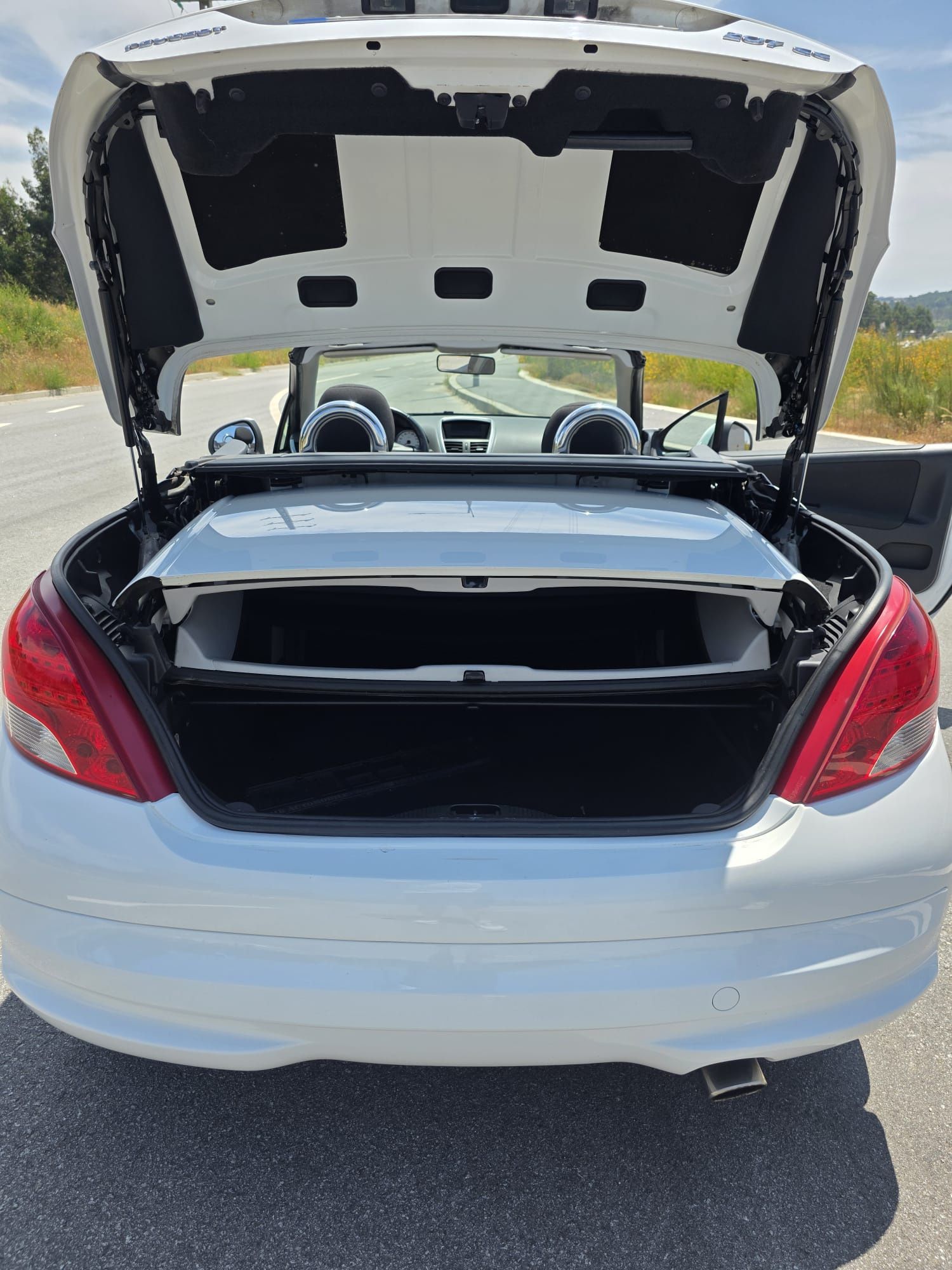 Peugeot 207 CC 1.6 | 2012 | Descapotável | 114.000 km | Gasolina