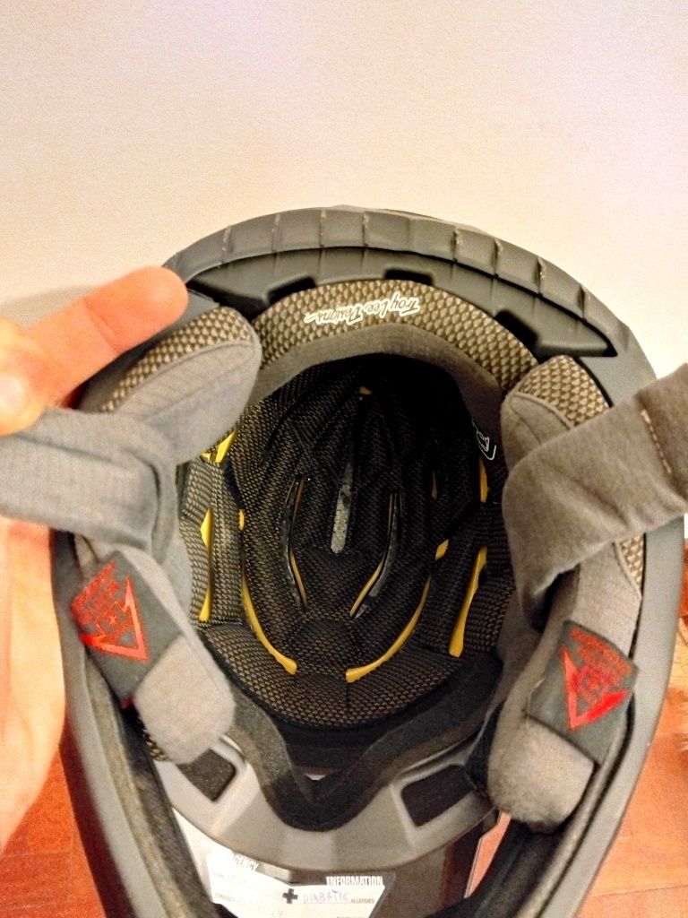 Capacete Troy Lee SE Carbon
