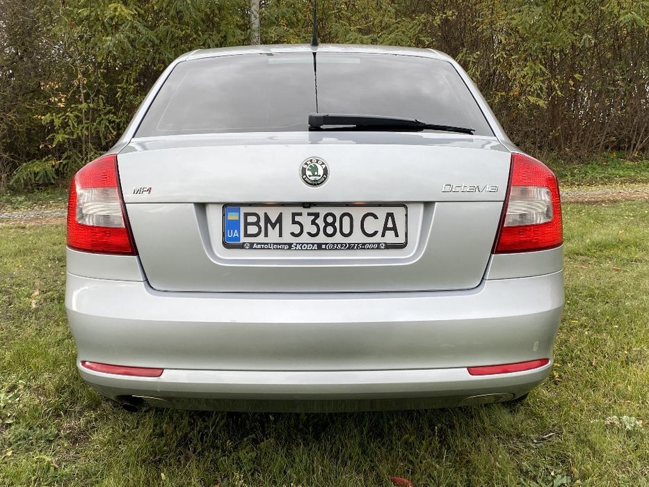 Офіційна Skoda Octavia 1.6 2010 рік