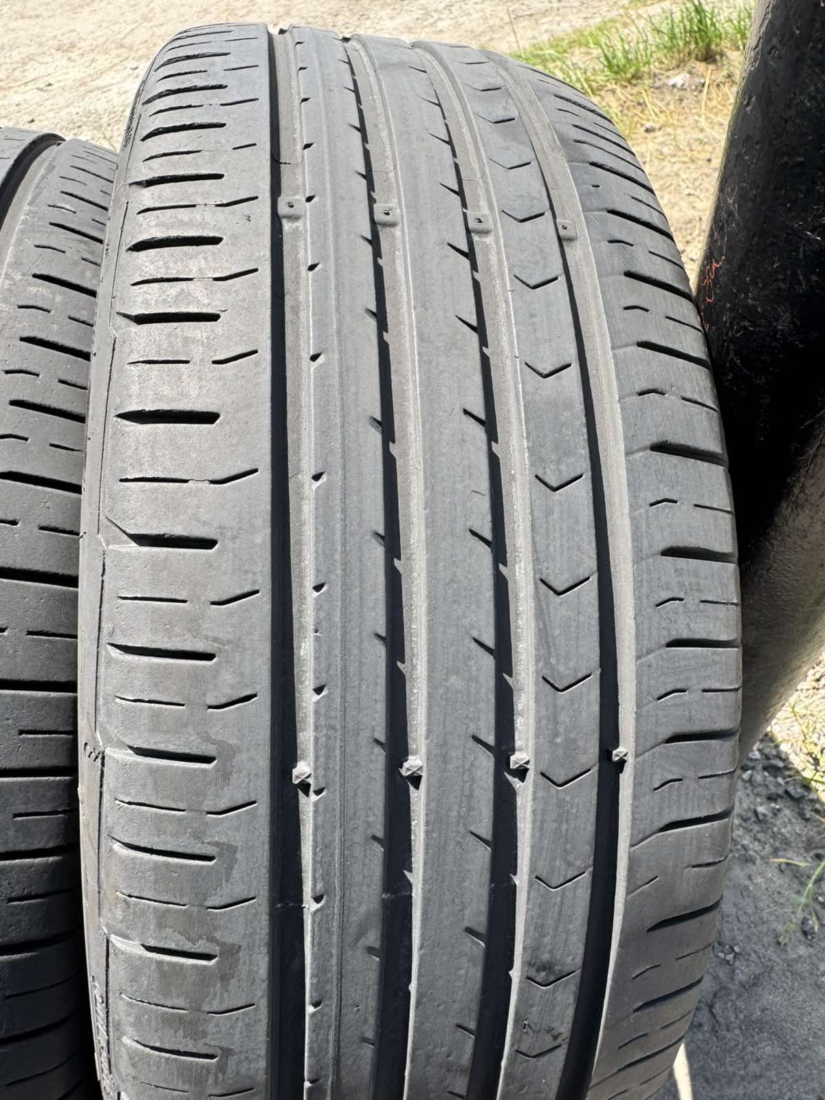 Пара літніх шин Continental ContiPremiumContact ⁵ 205/55 R16