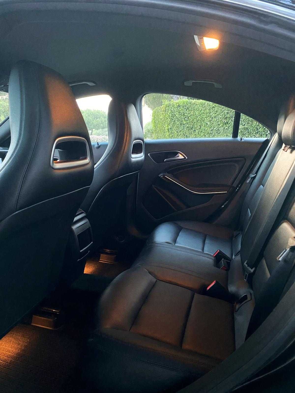 Mercedes-Benz CLA 180 - AUTOMÁTICO