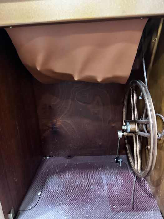 Máquina costura com móvel