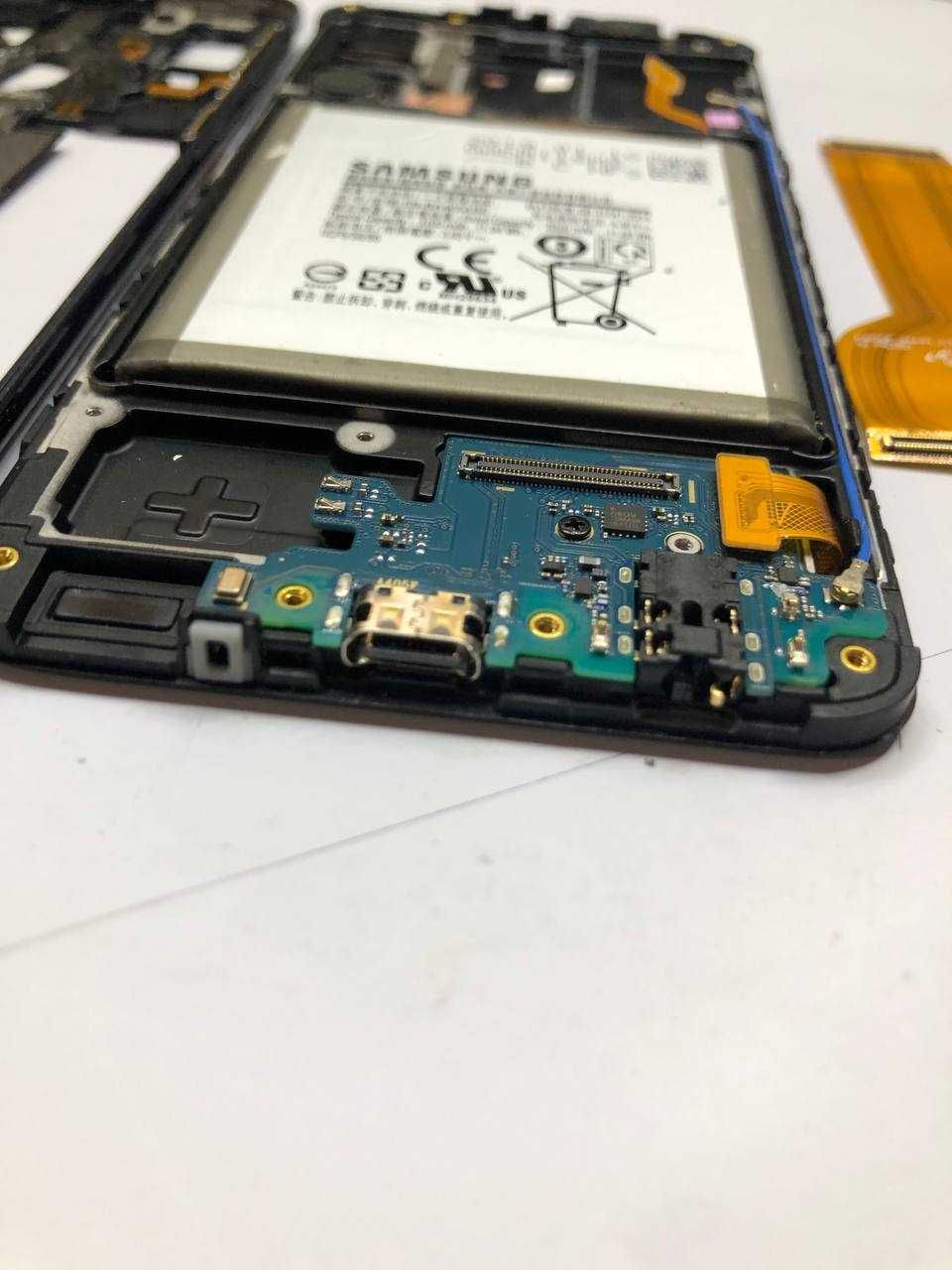 Запчастини Samsung A40