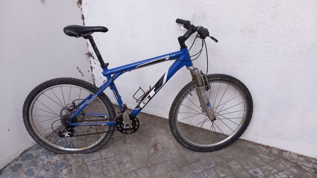 Bicicleta GT Avalanche 2.0 FOX Talas