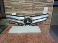 Símbolo Mercedes e Peugeot