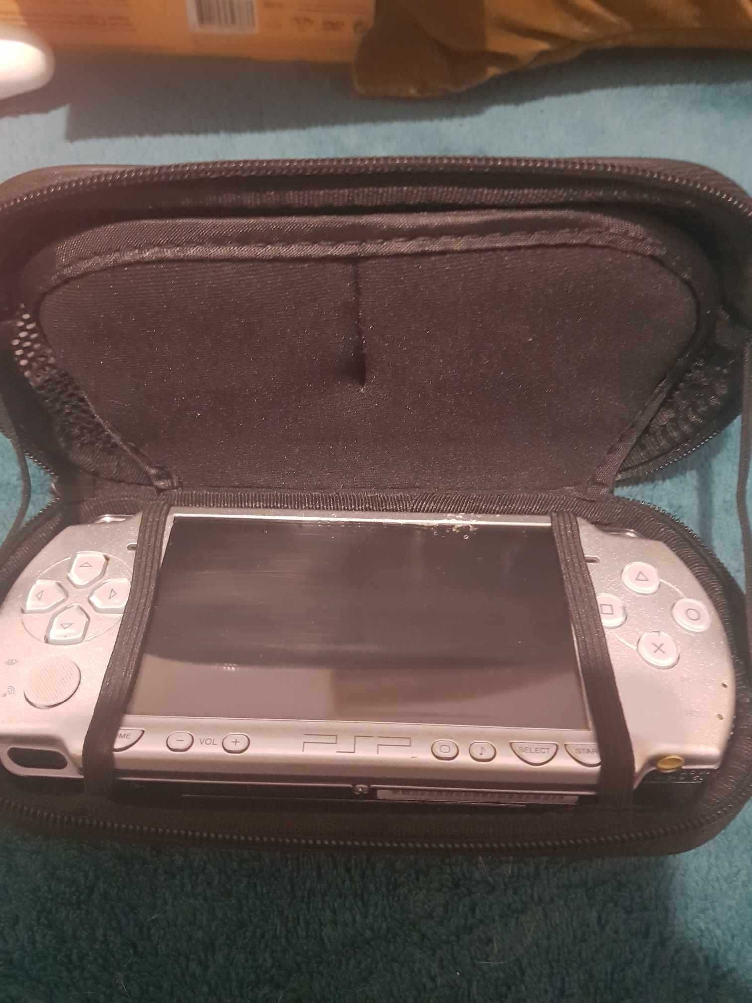 Consola Portátil PSP Sony Prateada e Jogos