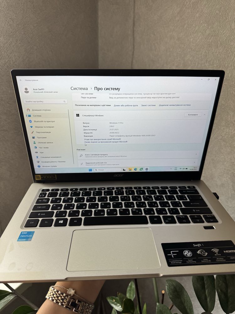 Ноутбук Acer Swift 1 (модель SF114-34-P06V)