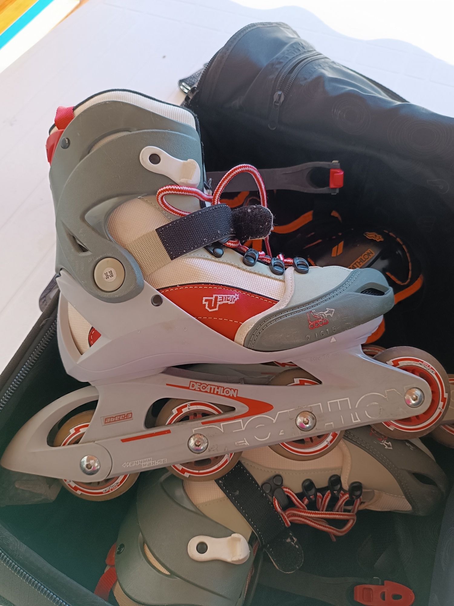 Patins, Proteções,Trolley e capacete