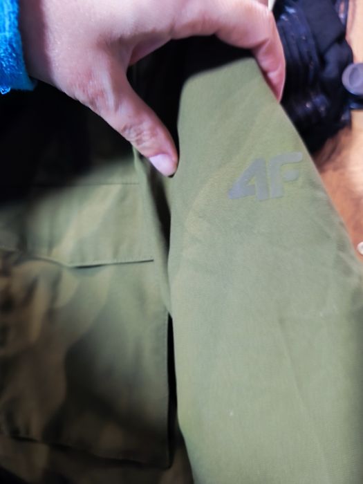 Kurtka zimowa 4f chłopiec 158 kaptur futerko