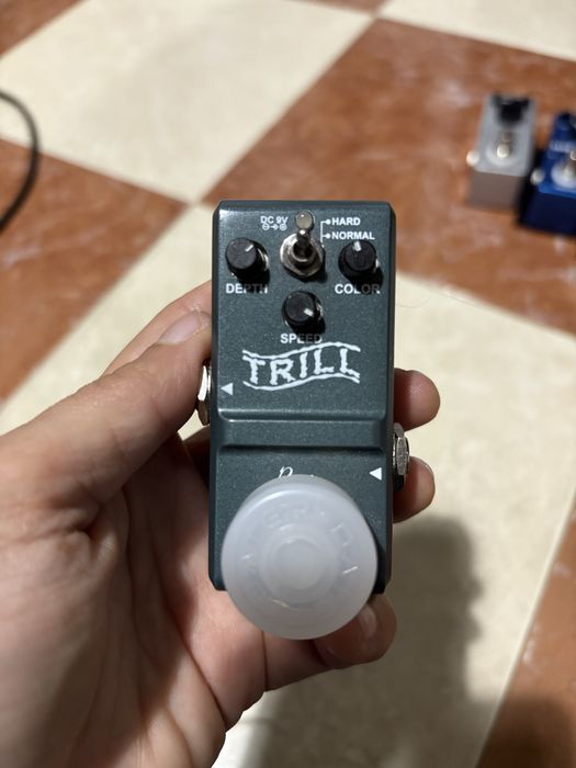 Pedal de tremolo Trill Rowin