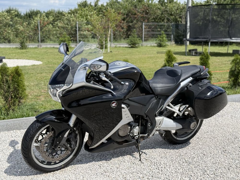 Honda VFR 1200 ABS!! Podgrzewane manetki!! Gotowa do sezonu!! Polecam!