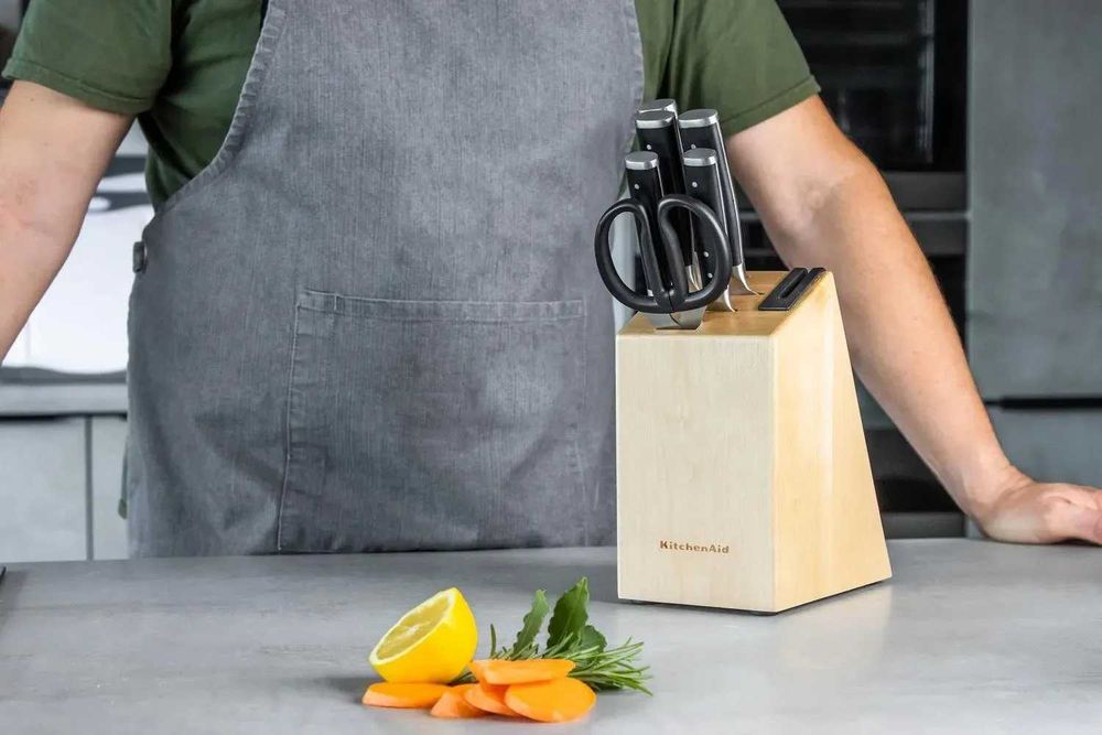 KitchenAid 6-Częściowy Zestaw, 5 noży + nożyczki w bloku brzozowym