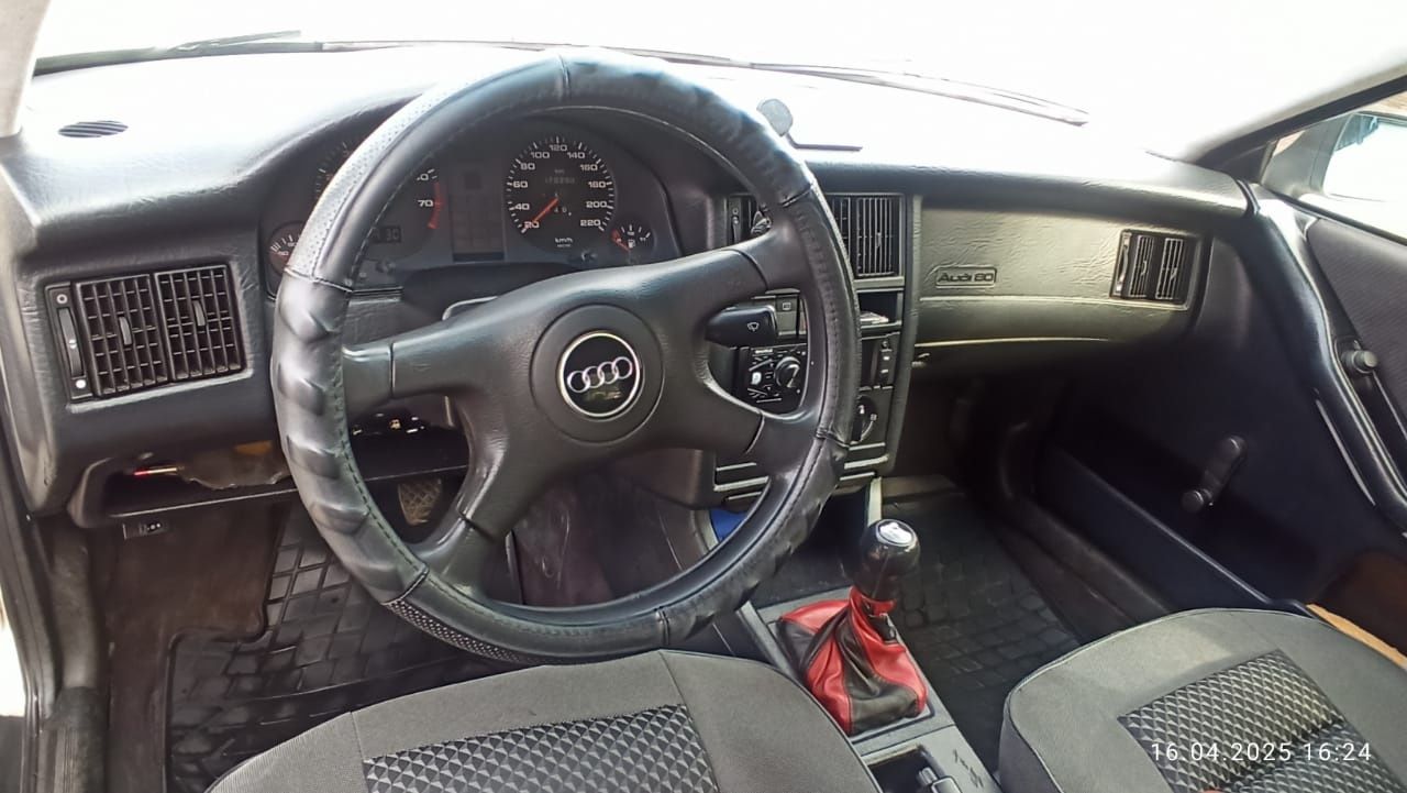 Автомобіль Аудіо 80