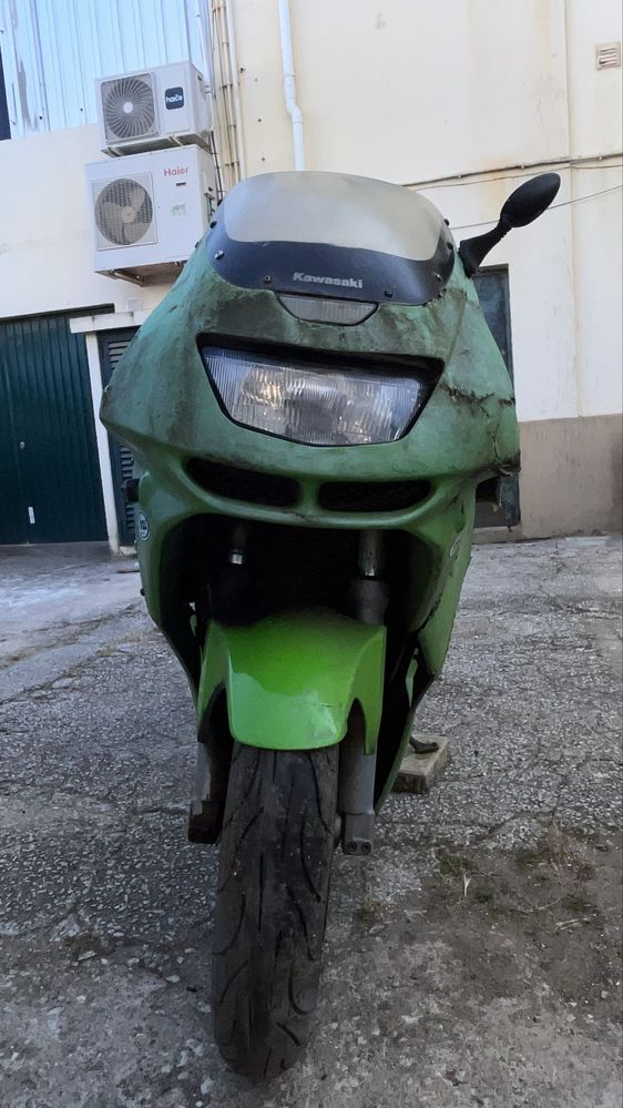 kawasaky 600 ninja, suzuki GSX-R 750