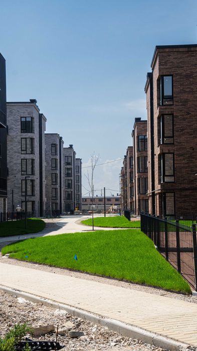 2к квартира з кухнею-студіо