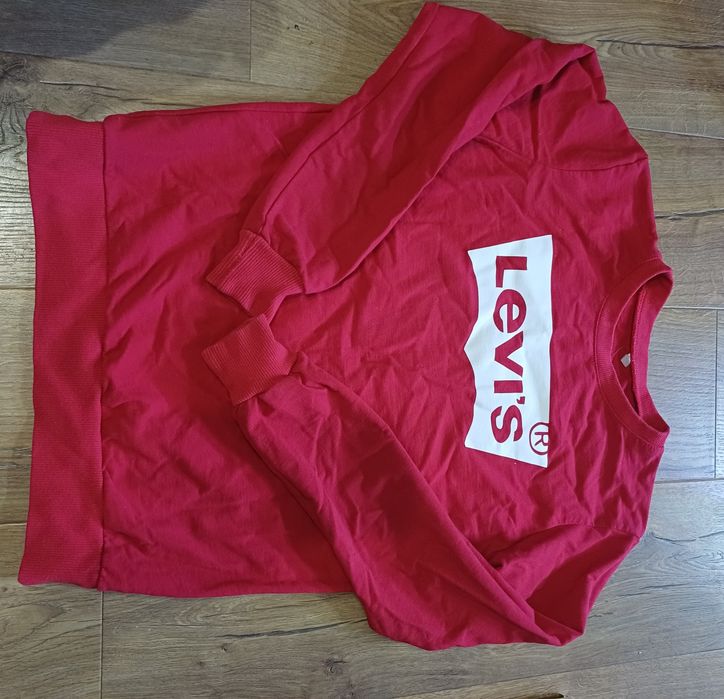 Czerwona bluza Levi's