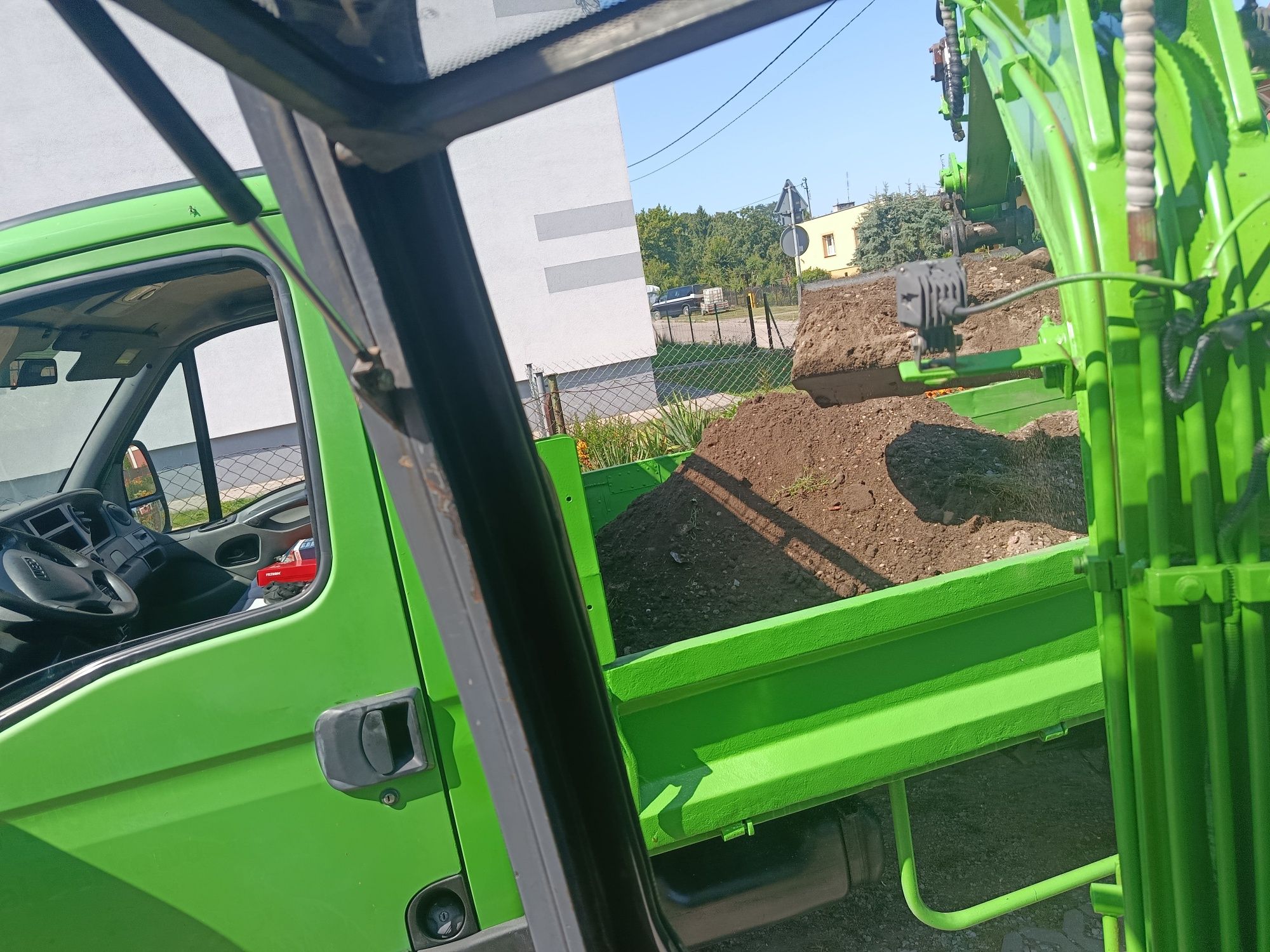 Piasek żwir pospółka ziemia kamienie płukane suchy beton minikoparka
