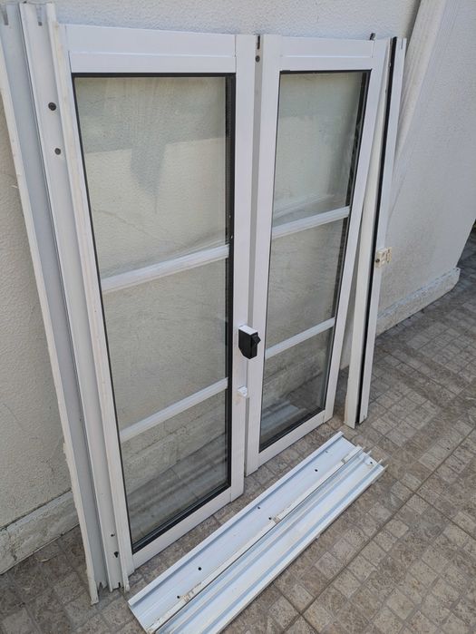 Janela em alumínio com aro