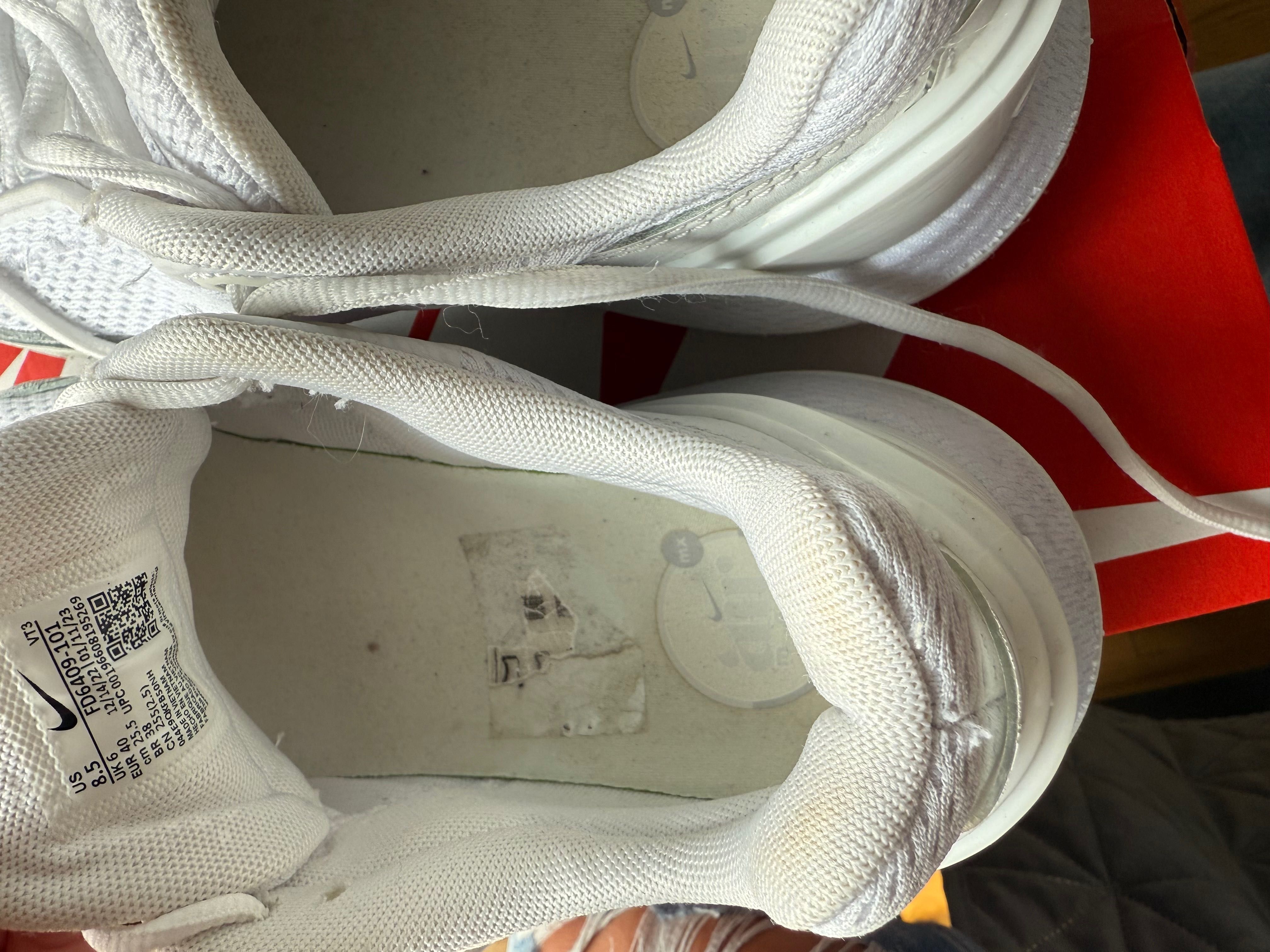 Białe Air max Nike